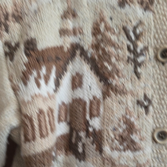 Norther Isles Hand Knitted Cozy Holiday Cardigan with Village Scene Sz M - Picture 7 of 15